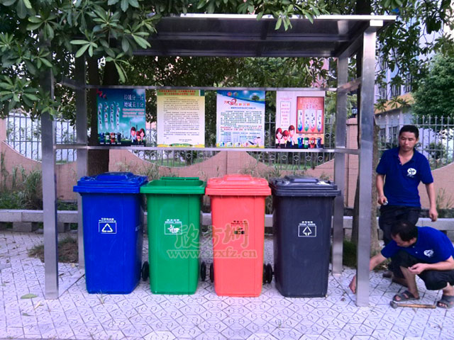 欣方圳垃圾桶厂家 为咸宁农贸市场配备塑料垃圾桶