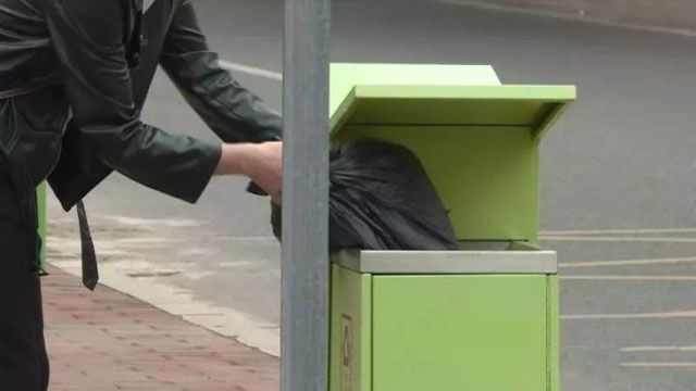 17万藏进垃圾桶被扔现金还是存银行好