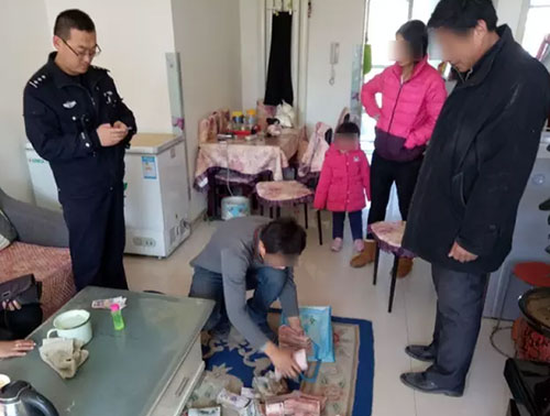 17萬當垃圾丟掉：驚慌失措！全家上陣翻找垃圾桶