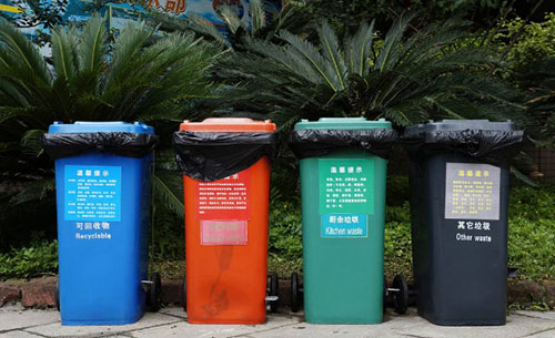 實(shí)行分類數(shù)十年，廈門居民仍對(duì)分類垃圾桶“分不清”？