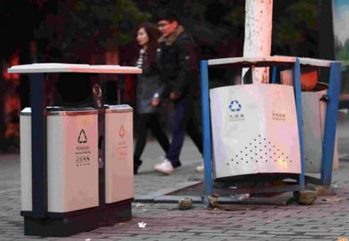 天津垃圾桶损坏严重 市民建议立法严惩破坏者