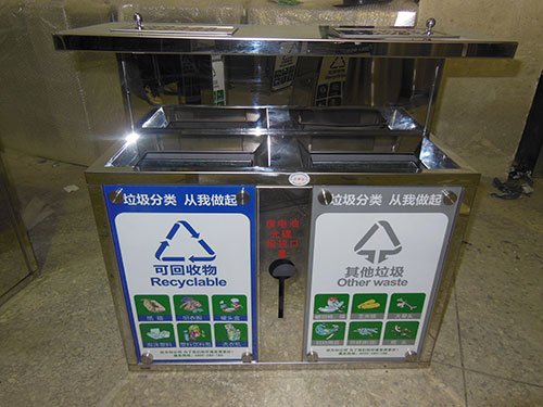欣方圳不锈钢果皮箱亮相东莞厚街