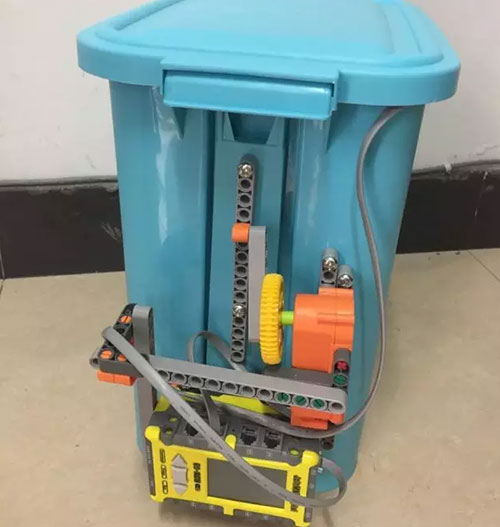 智能果殼箱，智慧出紙機(jī)……孩子們讓生活更智能！