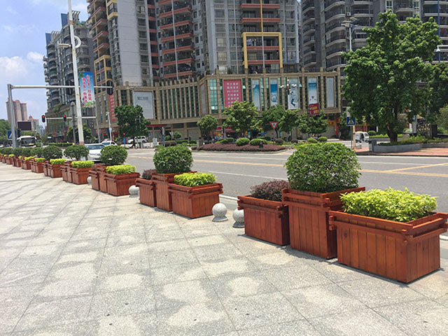   欣方圳塑木花箱 让古城丽江更美艳