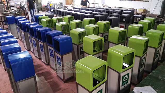 南宁分类垃圾桶投放 不同图案标识区分垃圾