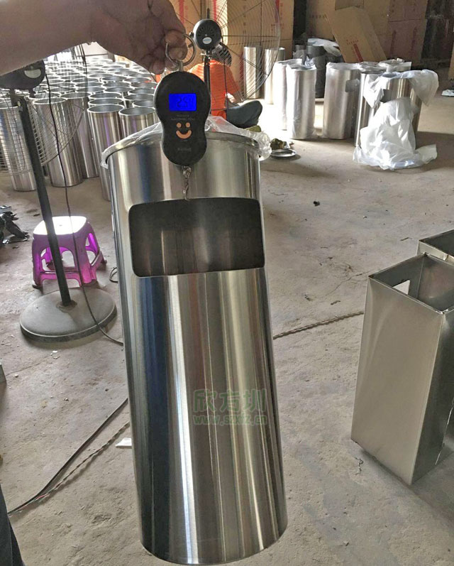 上海不锈钢座地烟灰桶足厚真材实料，确保质量统一
