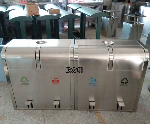 脚踏式不锈钢分类垃圾桶厂家批量生产图