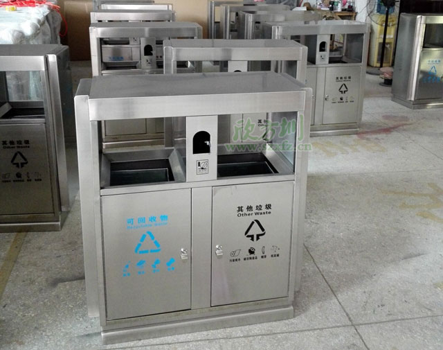 高铁站不锈钢分类垃圾桶工厂批量生产图