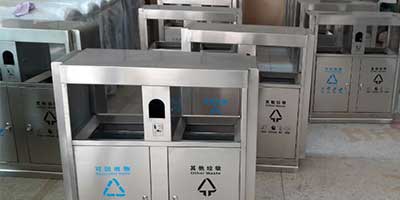 高铁站不锈钢分类垃圾桶工厂批量生产图
