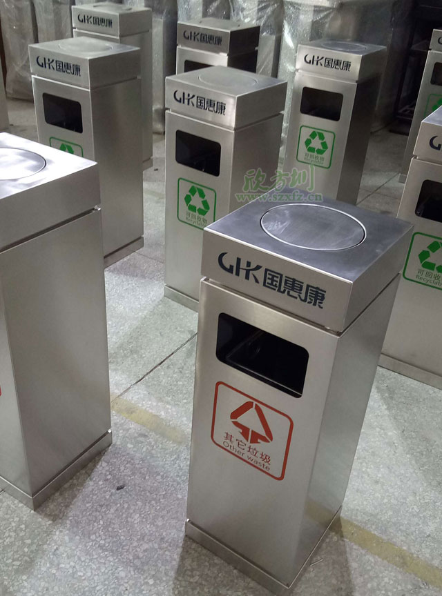 商场不锈钢垃圾桶工厂生产图