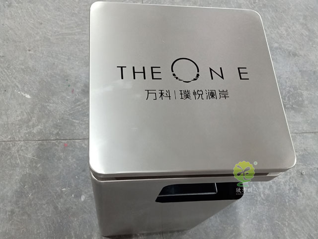 甘肃兰州楼盘不锈钢户外垃圾桶款式新颖精致