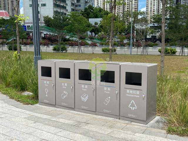 深圳公园垃圾分类投放点桶站带洗手台成风景线