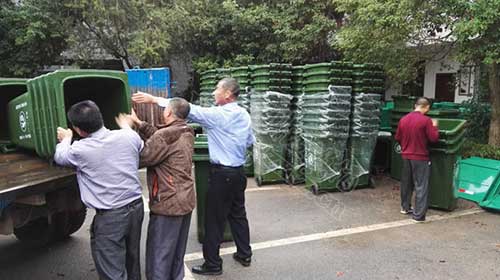 欣方圳塑料环保果皮箱走红湖北荆州街道