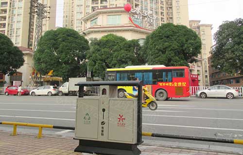  欣方圳环保垃圾桶专为清远广场定制     