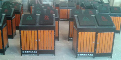 欣方圳环保钢木分类垃圾桶工厂批量生产图