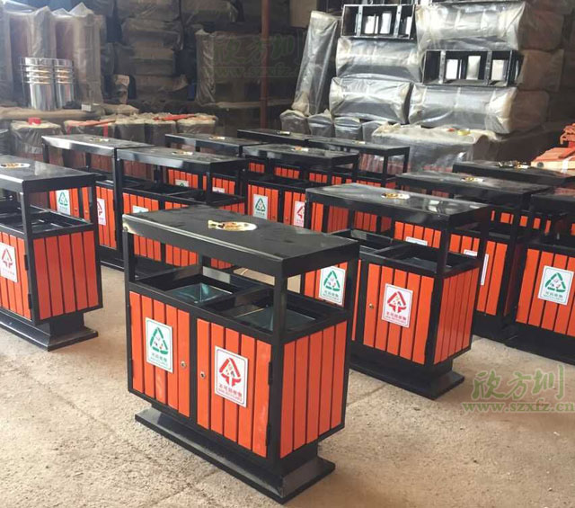社区户外钢木分类垃圾桶工厂批量生产图