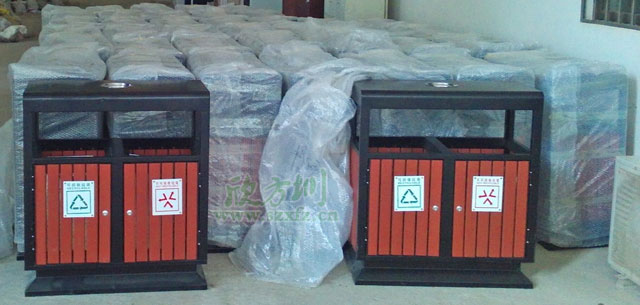 社区户外钢木分类垃圾桶工厂批量生产图