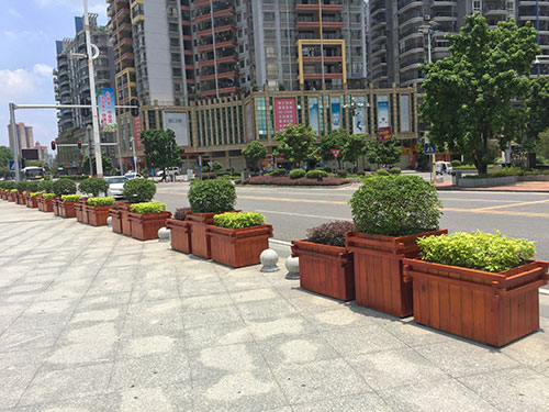 欣方圳塑木花箱 为城市街道添点绿
