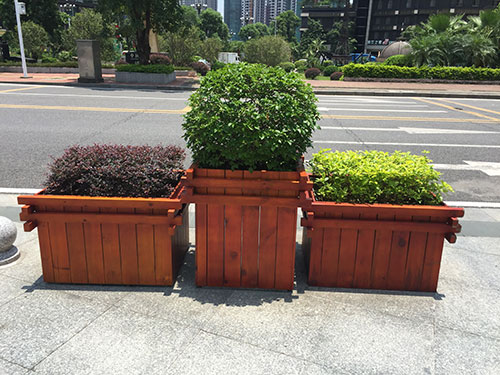 欣方圳塑木花箱 为城市街道添点绿