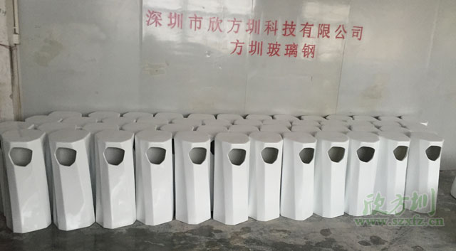 福田深业上城LOGO玻璃钢垃圾桶工厂生产图