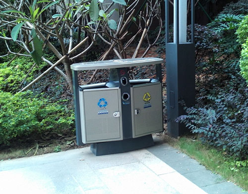 欣方圳环保果皮箱 让四川乐山街道换新颜