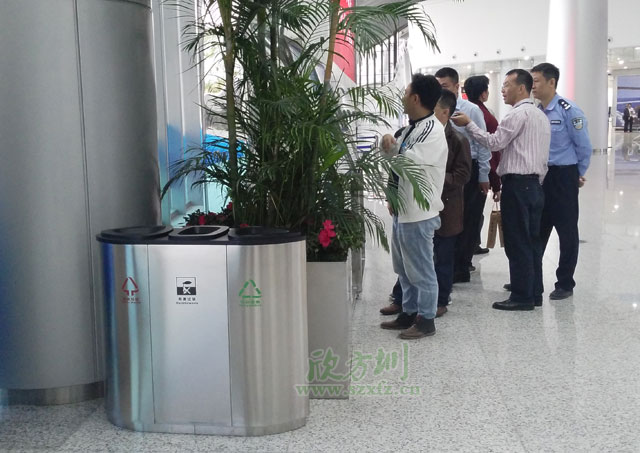 商场不锈钢三分类垃圾桶