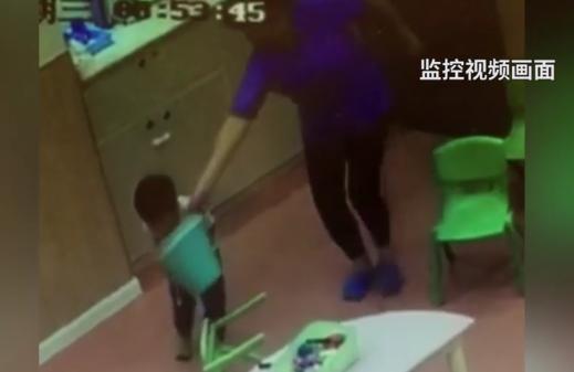 垃圾桶给孩子擦嘴监控画面