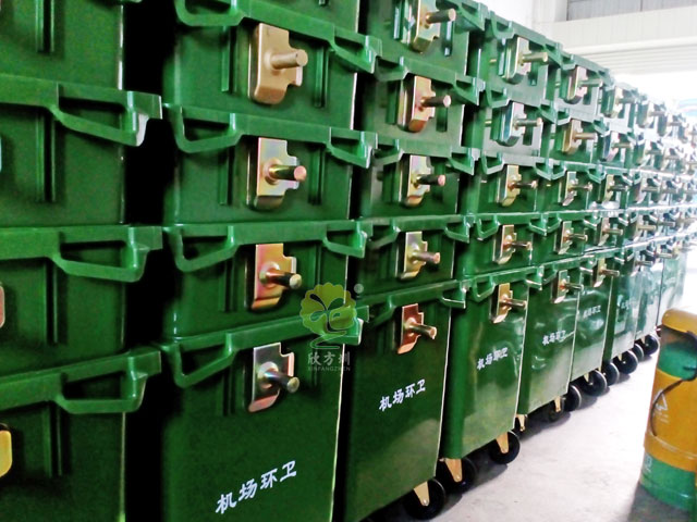 660升塑料垃圾桶容量大可上挂车机场环卫就选它